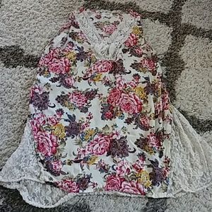 Umgee floral lace tunic size M